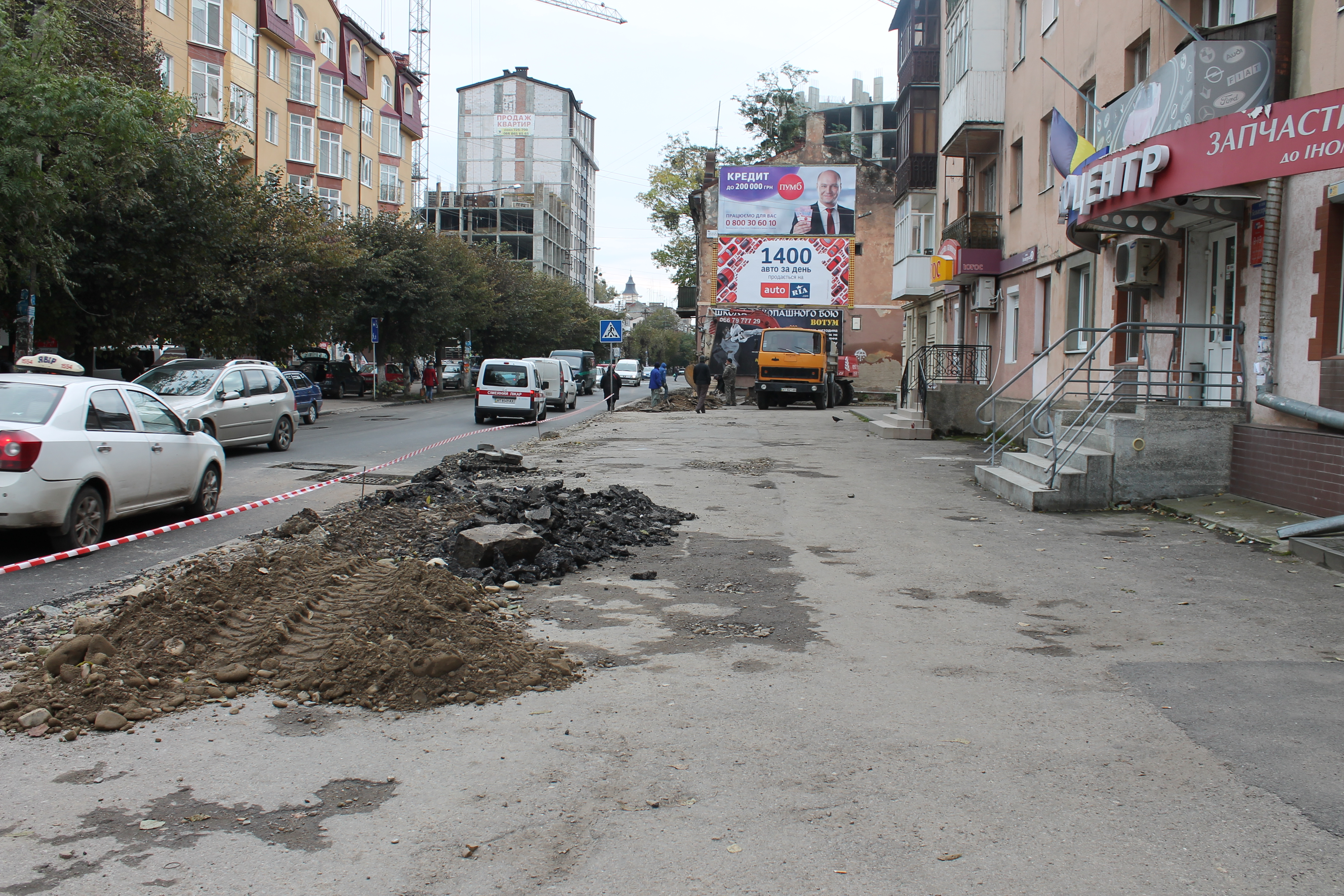 Капітальний ремонт тротуарів на вул. Бельведерській
