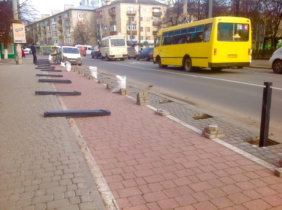 Роботи з встановлення загороджувальних стовпців