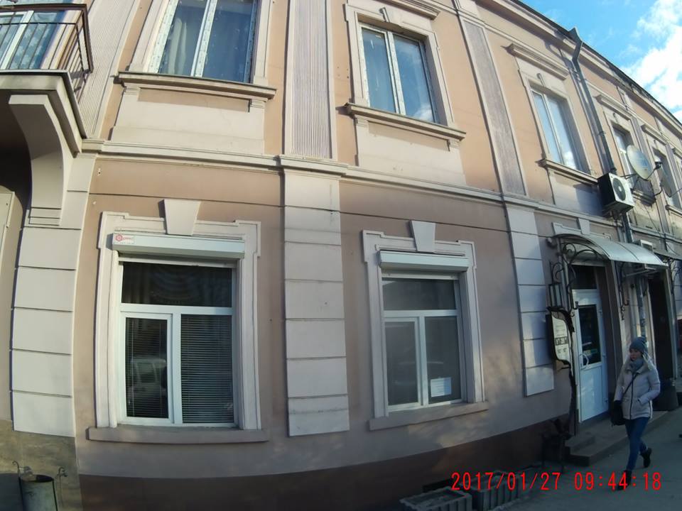 В Івано-Франківську триває боротьба із вивісками в центрі міста