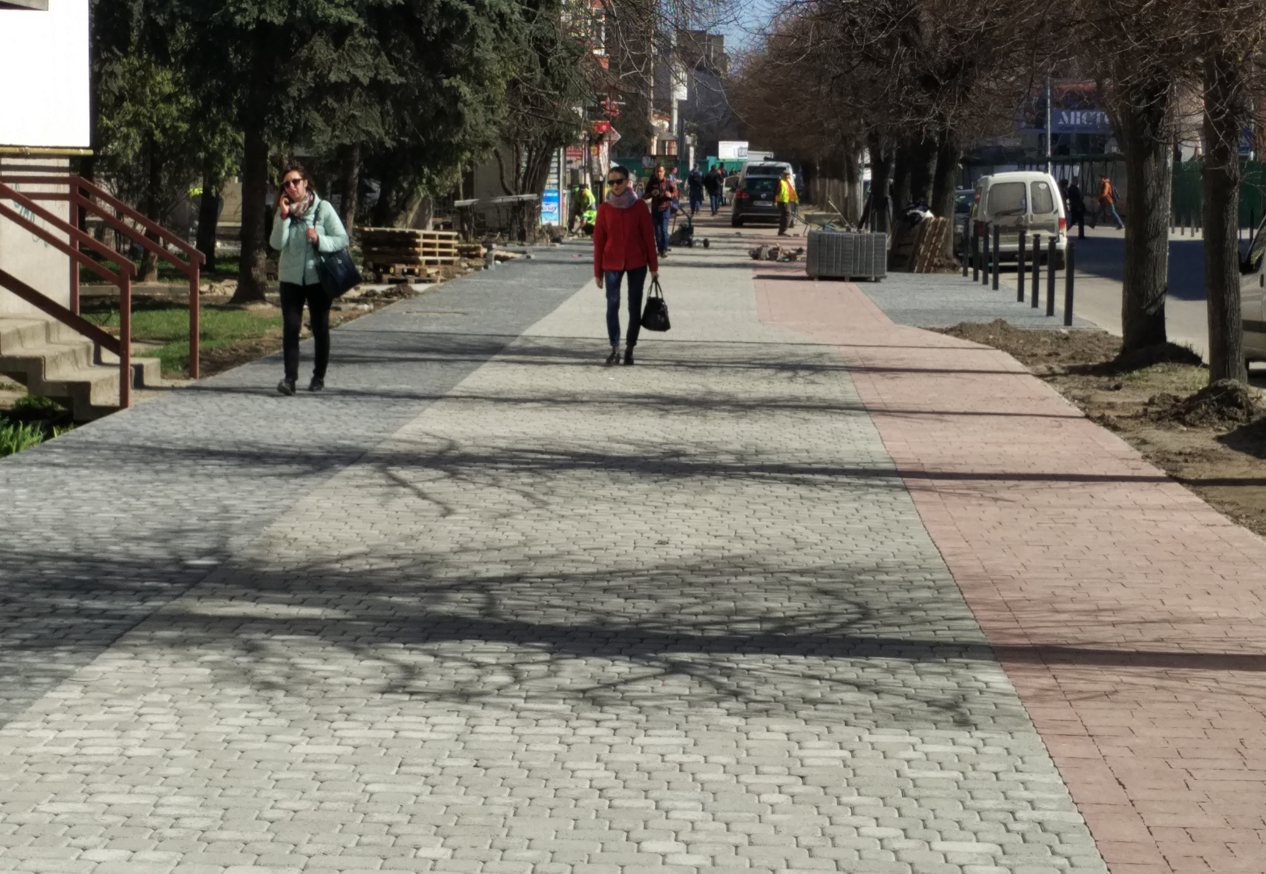 Реконструкція тротуару на вул. Бельведерській
