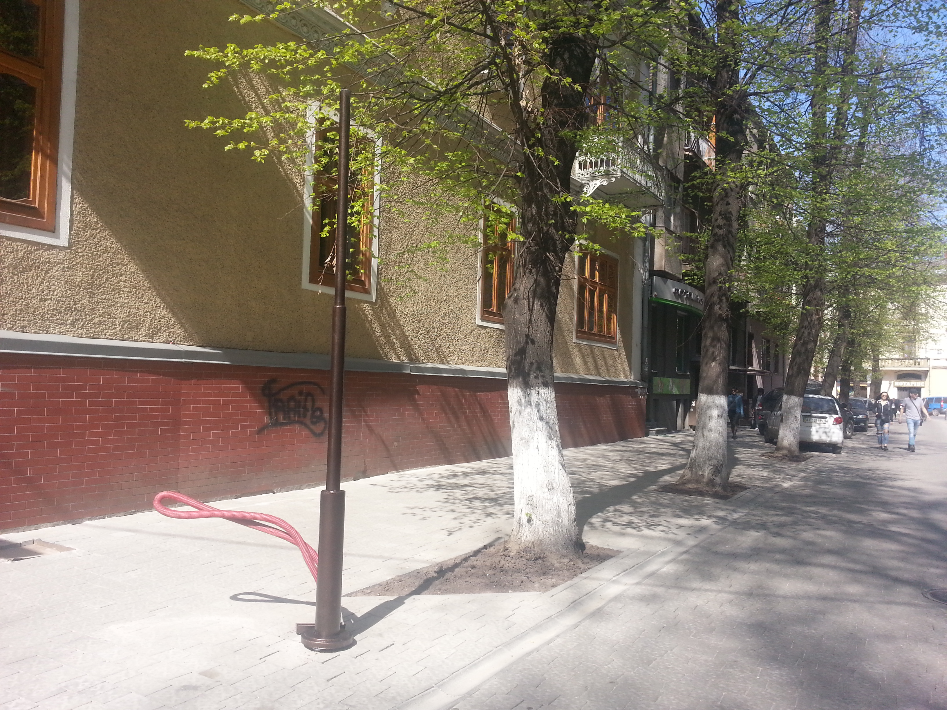 Сьогодні зовнішнє освітлення влаштовують на вулиці Шевченка (ФОТО)