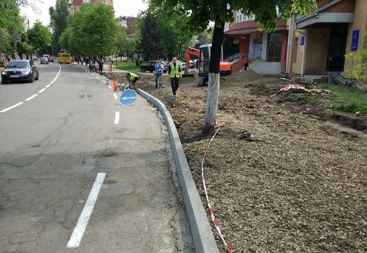На вулиці Коновальця роботи ідуть повним ходом (ФОТО)