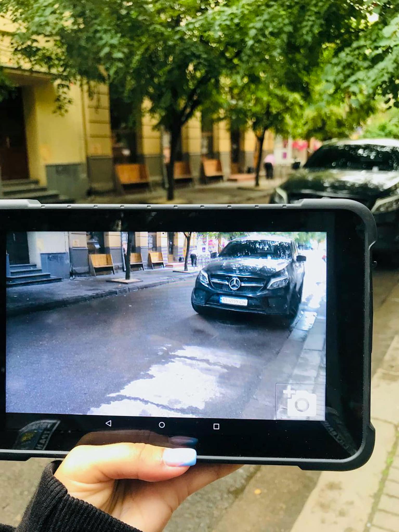За місяць у Франківську зафіксували майже 2,5 тисячі порушень правил паркування