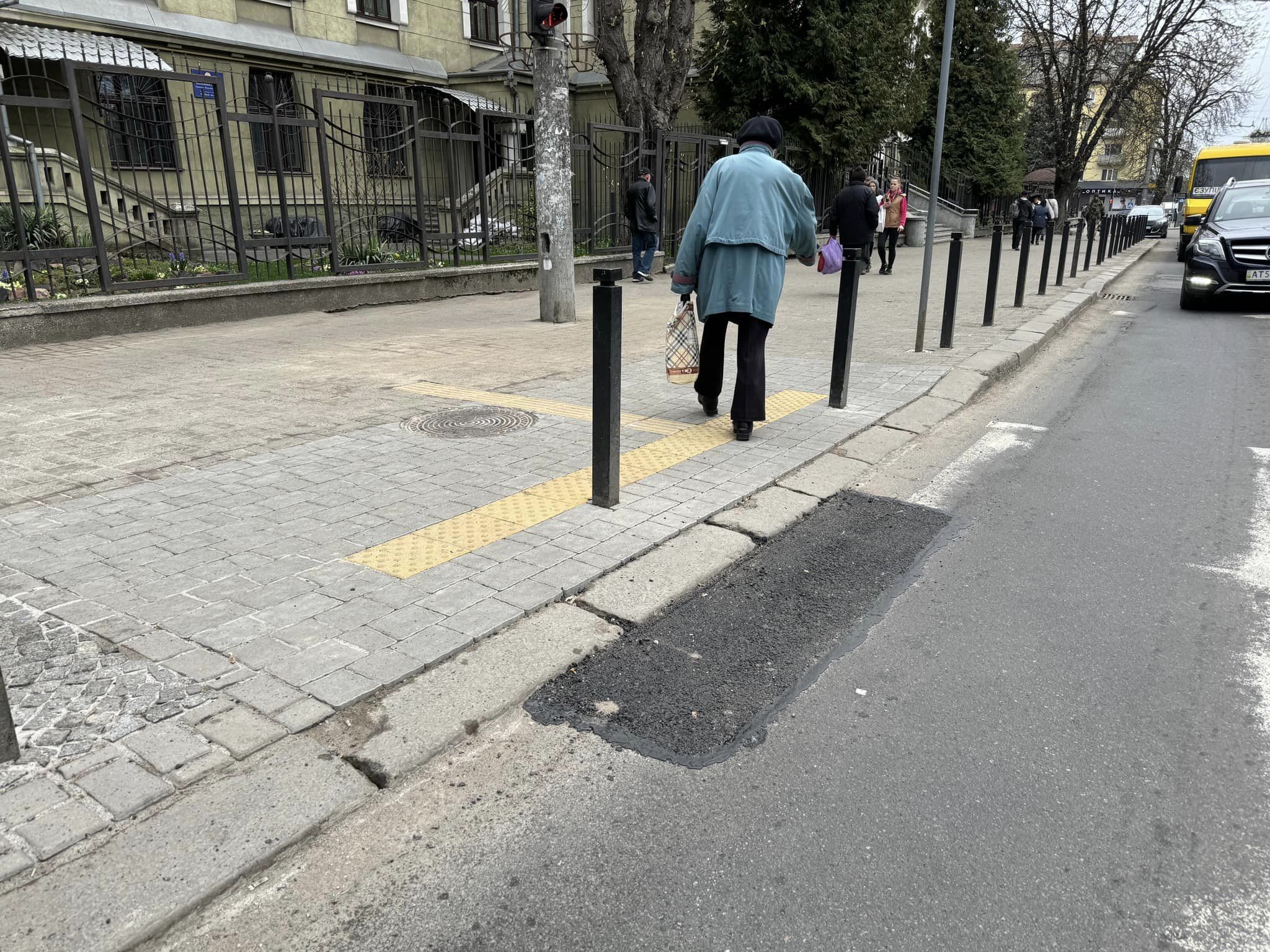 У центрі Івано-Франківська понизили пішохідний перехід
