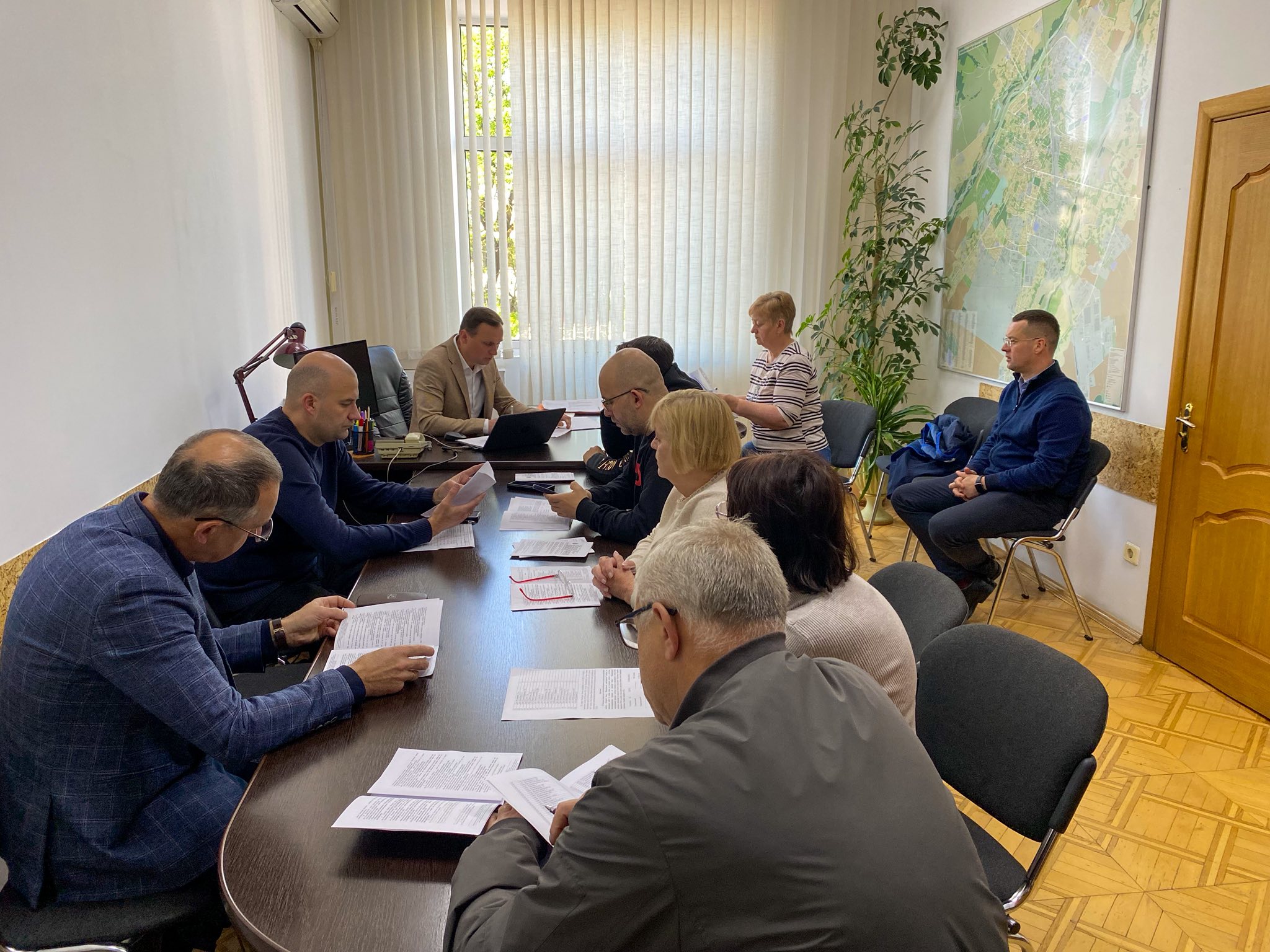 В Івано-Франківську впроваджується програма заміни вікон у під'їздах, яка була прийнята цього року для родин захисників